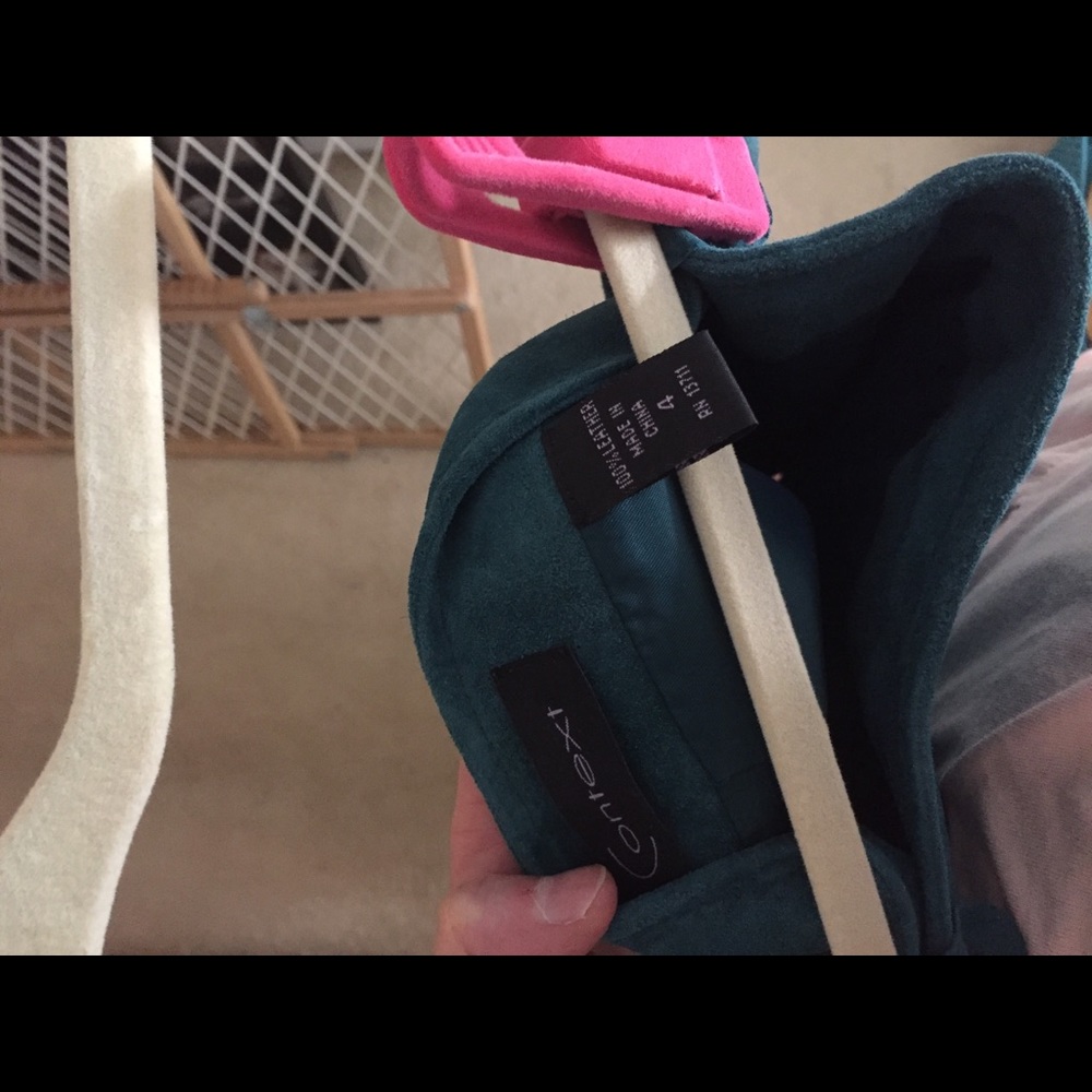 Context suede Jacket and Skirt - Picture 5 of 7
